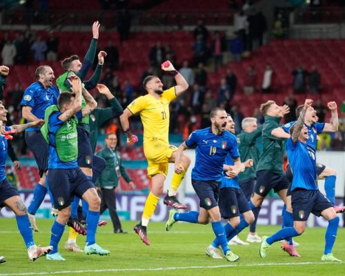 Italia suferă dar câștigă semifinala cu Spania la penalty-uri, pentru calificarea în ultimul act al Euro 2020