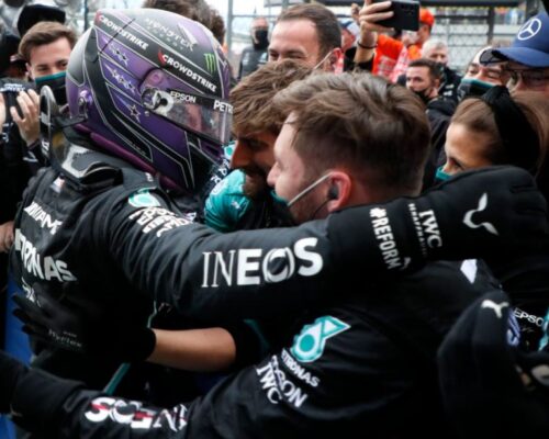 Hamilton atinge borna de 100 de victorii în Formula 1