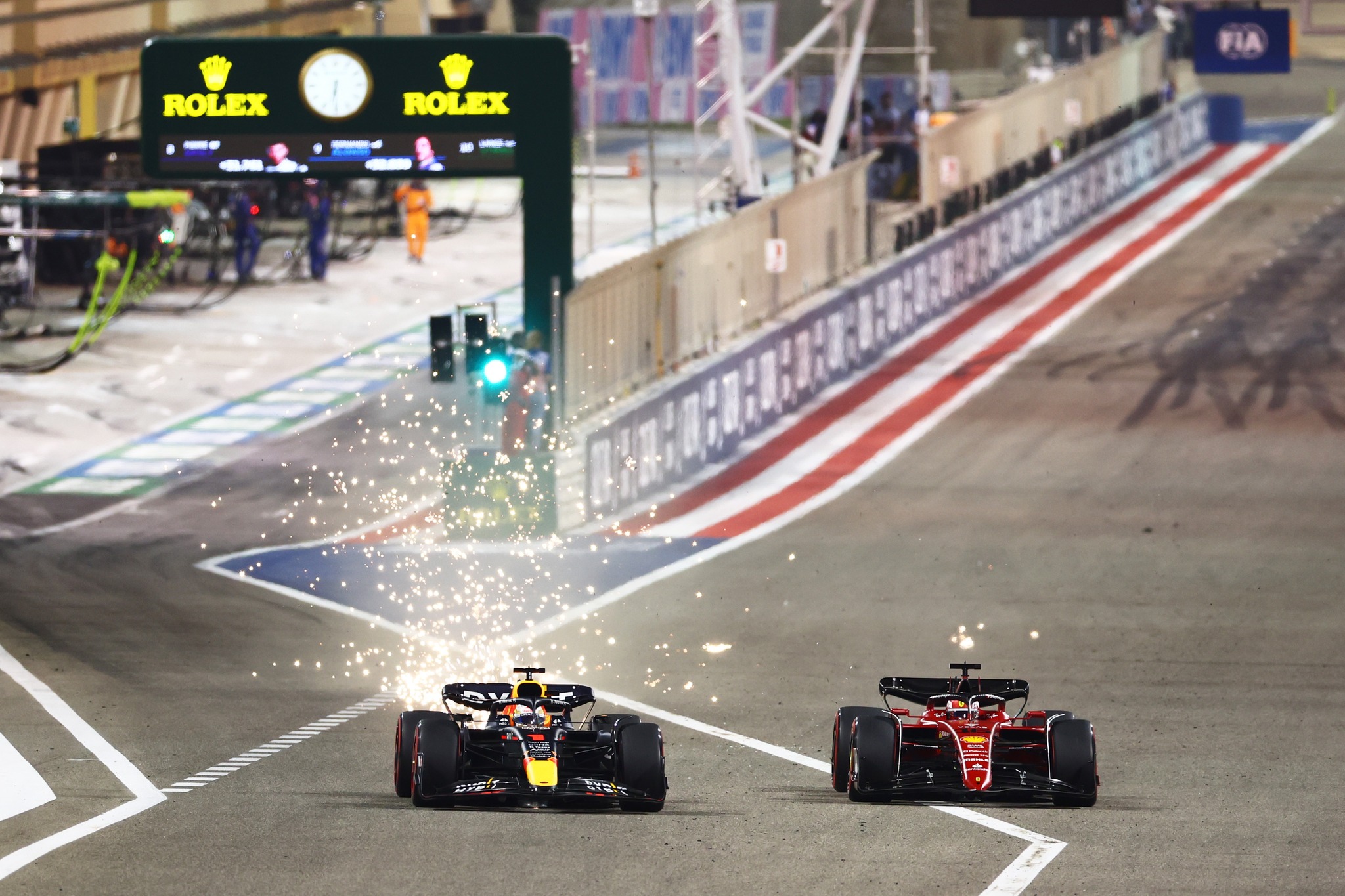 Charles Leclerc de la Ferrari câștigă prima cursă a sezonului de Formula 1, în Bahrain